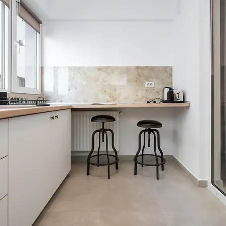 712 Apartment