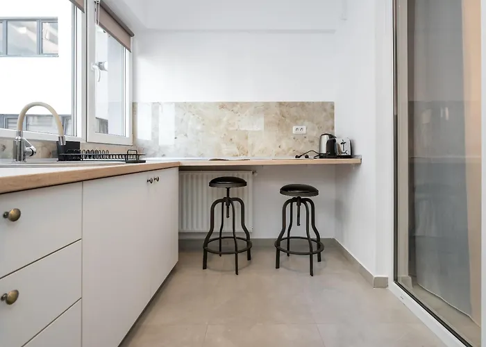712 Apartment
