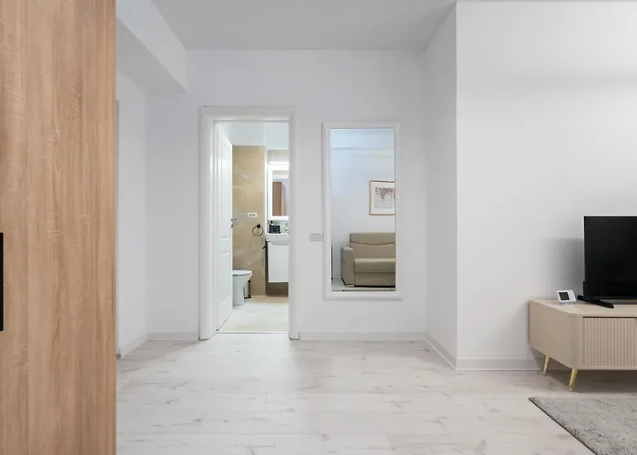 Apartment 712